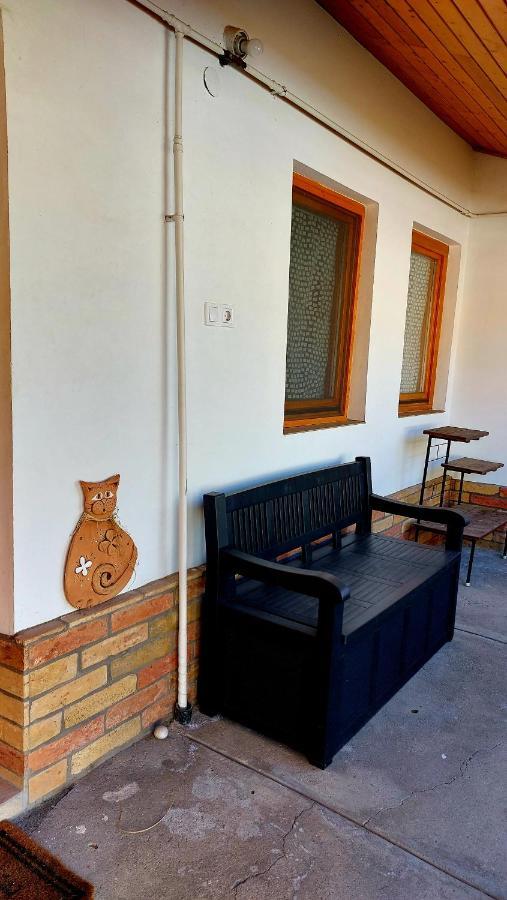 Mandula Apartman Segedyn Zewnętrze zdjęcie