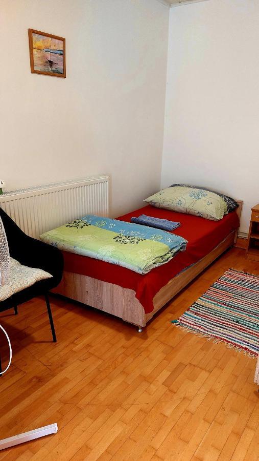 Mandula Apartman Segedyn Zewnętrze zdjęcie